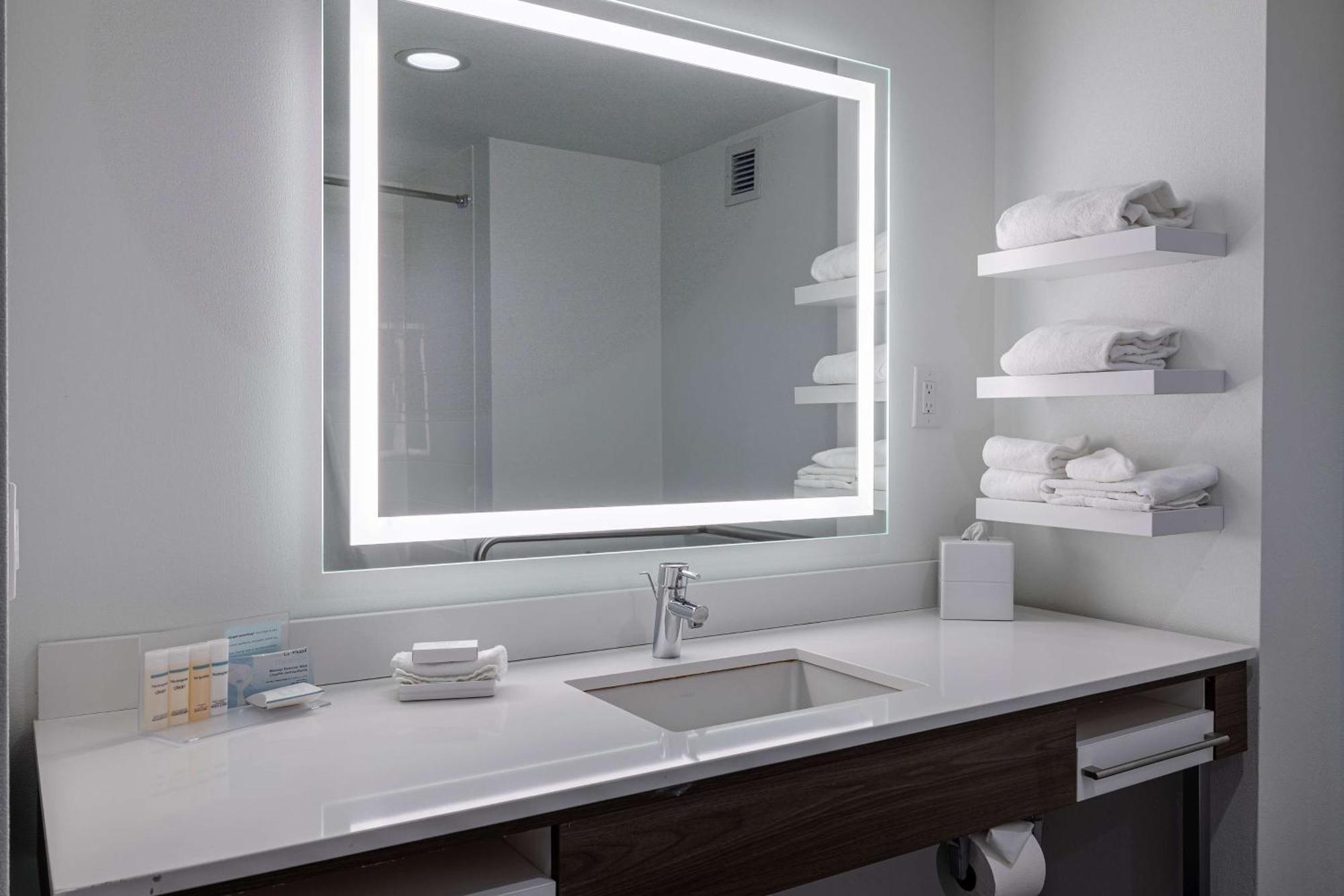 Hampton Inn Knoxville-West At Cedar Bluff Bagian luar foto
